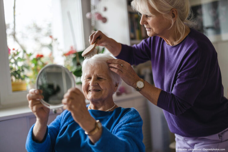 Pflegende Angehörige leisten viel im Alltag und der Betreeung Ihrer Familienmitglieder.