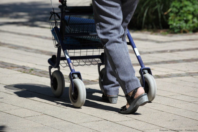 Tipps-sicher-mit-dem-Rollator-im-Strassenverkehr